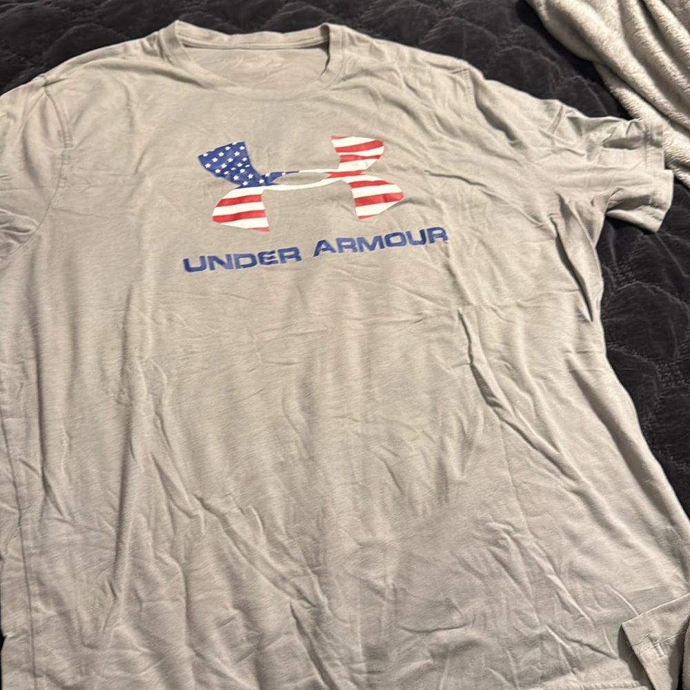Under Armour, gray American flag T-shirt size XXL